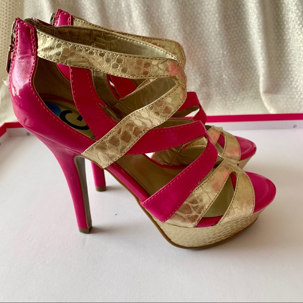 NWT G by Guess Hot pink/Gold Heels Size 6.5